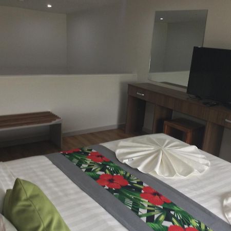 Vualiku Hotel & Apartments نادي المظهر الخارجي الصورة