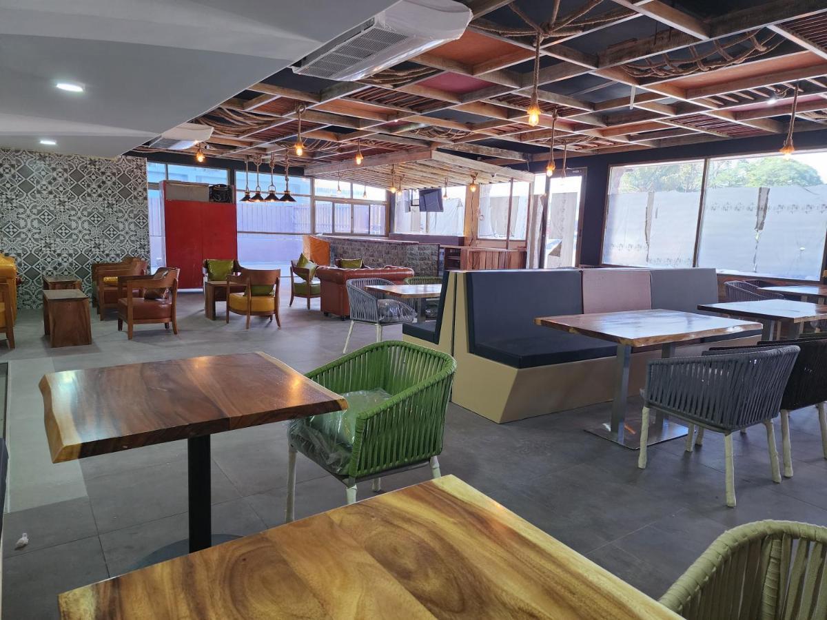 Vualiku Hotel & Apartments نادي المظهر الخارجي الصورة