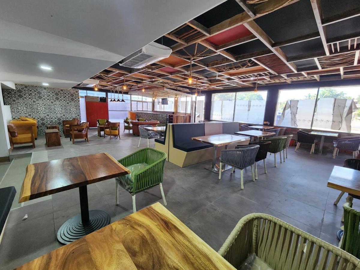 Vualiku Hotel & Apartments نادي المظهر الخارجي الصورة